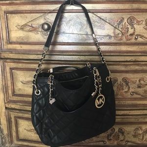 Michael Kors Lg Scarlett quilted tote.